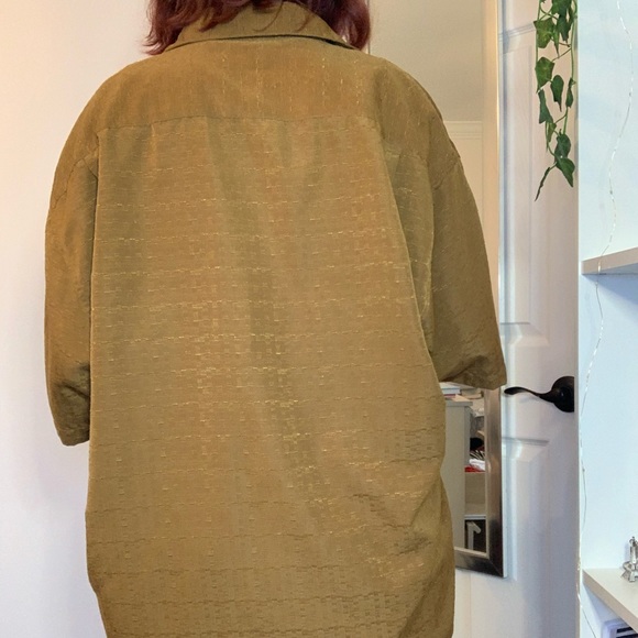 Mens button up - Picture 2 of 4
